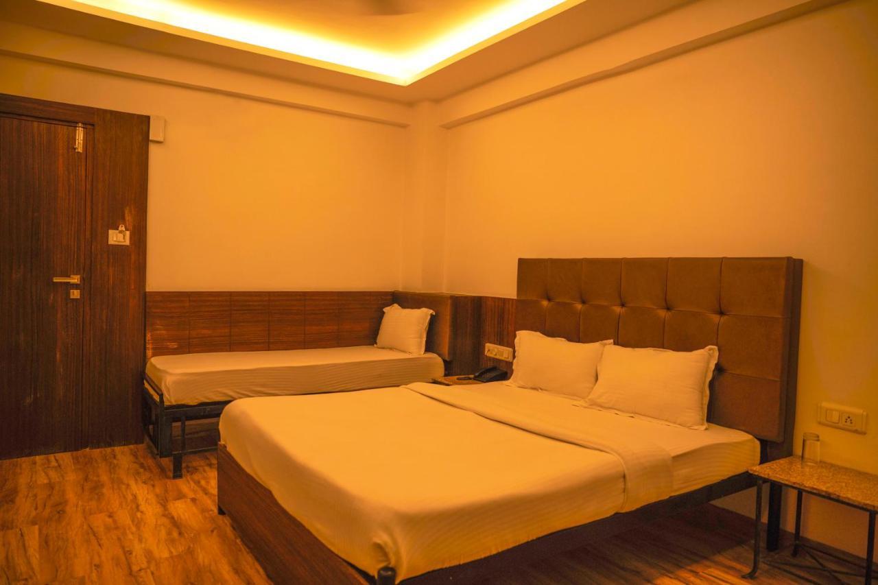 The Atithi Niwas Hotel Indaur Kültér fotó
